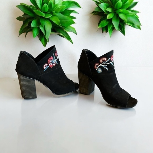 Carlos by Carlos Santana Talana Peep Toe Booties - Picture 3 of 6